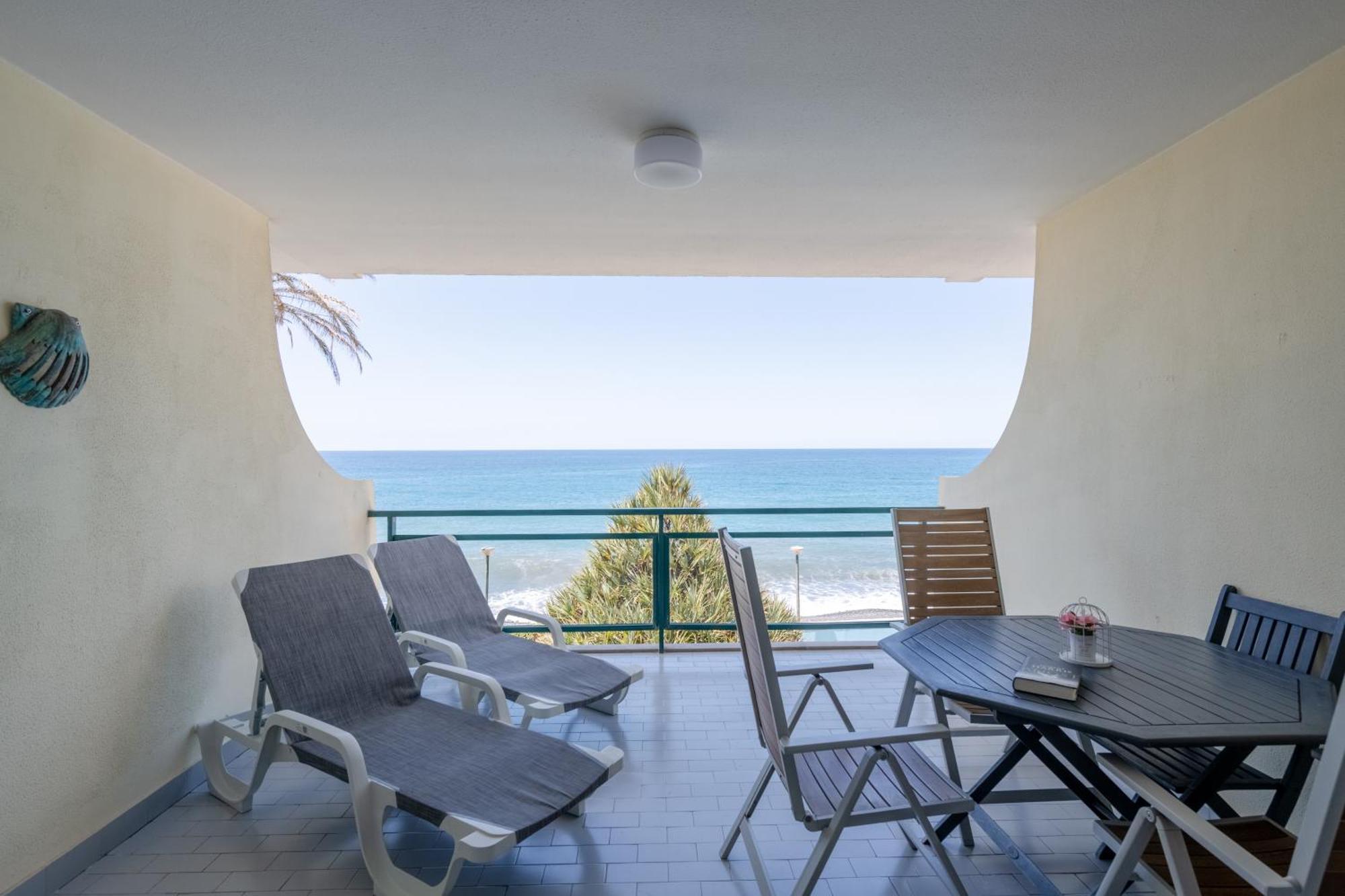 פונשל Atlantic View Apartment At Formosa Beach מראה חיצוני תמונה